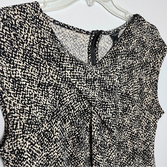 Ann Taylor Blouse Black & Tan Snake Pattern Size Large EUC - Picture 2 of 4